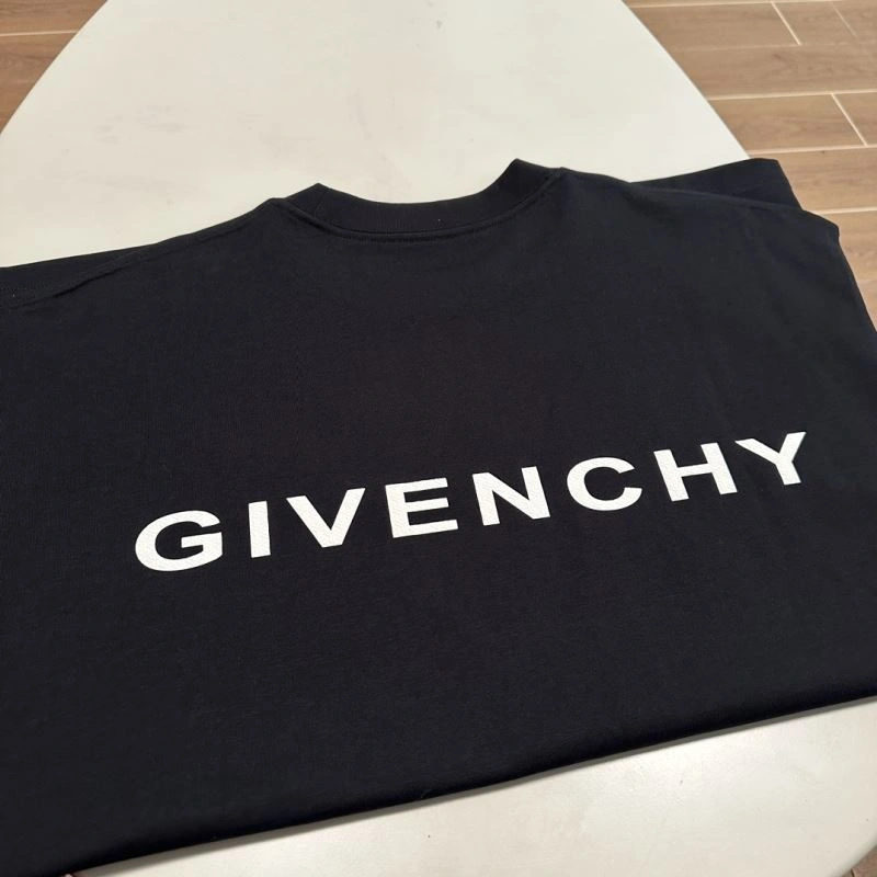 Givenchy T-Shirts UrbanStyle 123902
