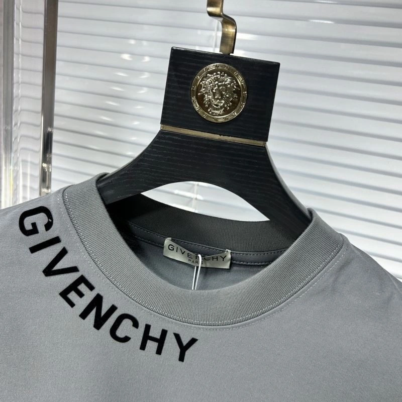 Givenchy T-Shirts Flexible 123868