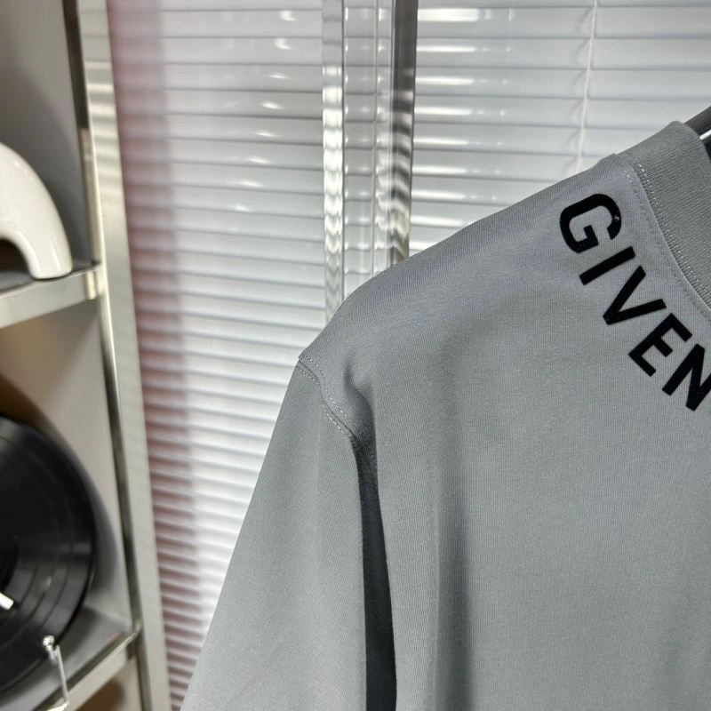Givenchy T-Shirts Flexible 123868