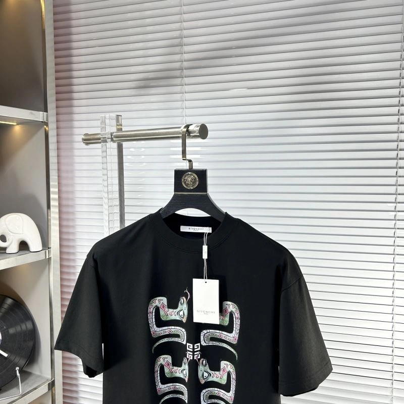 MultiPurpose Givenchy T-Shirts 123862
