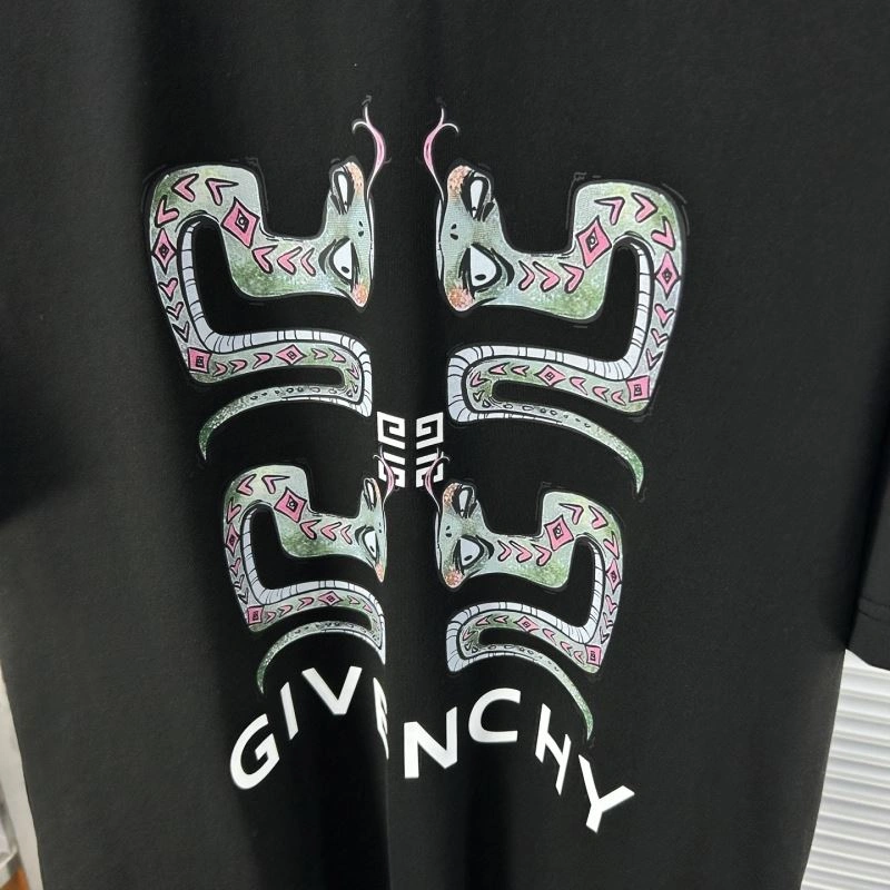 MultiPurpose Givenchy T-Shirts 123862