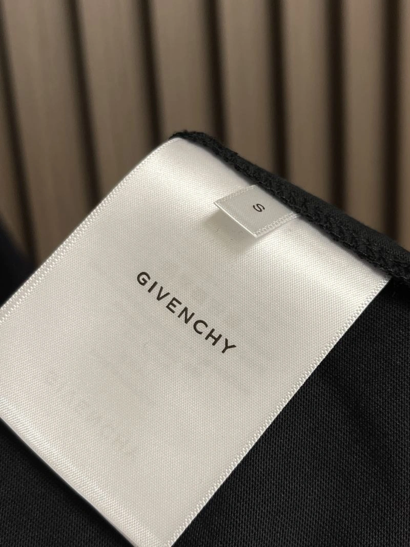 SunProtective Givenchy T-Shirts 123878