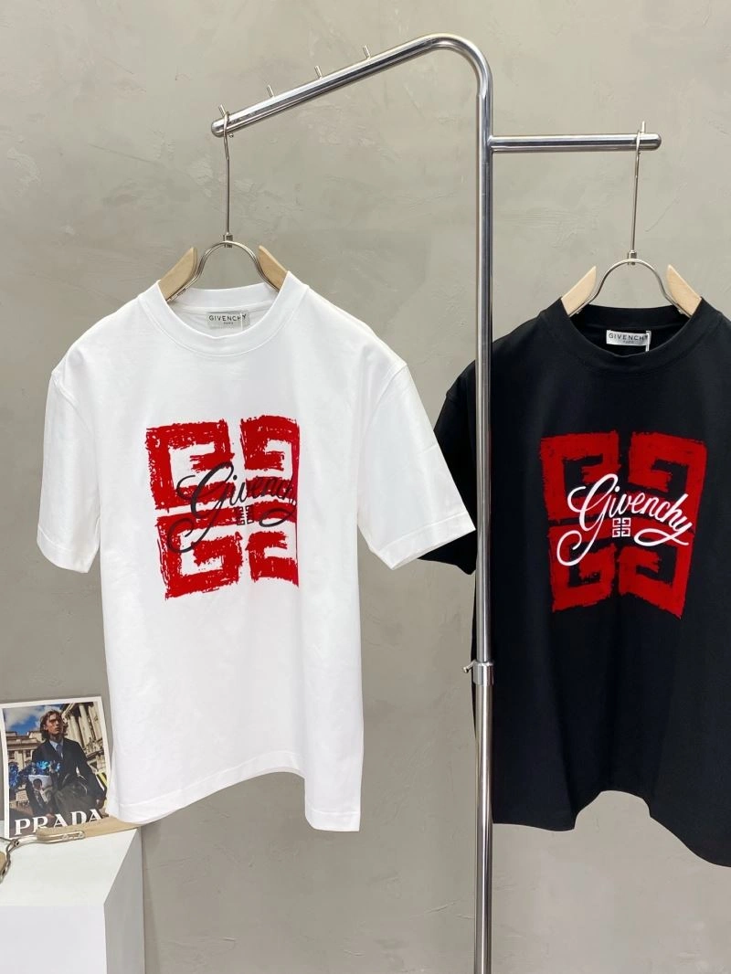 Lightweight Givenchy T-Shirts 123810