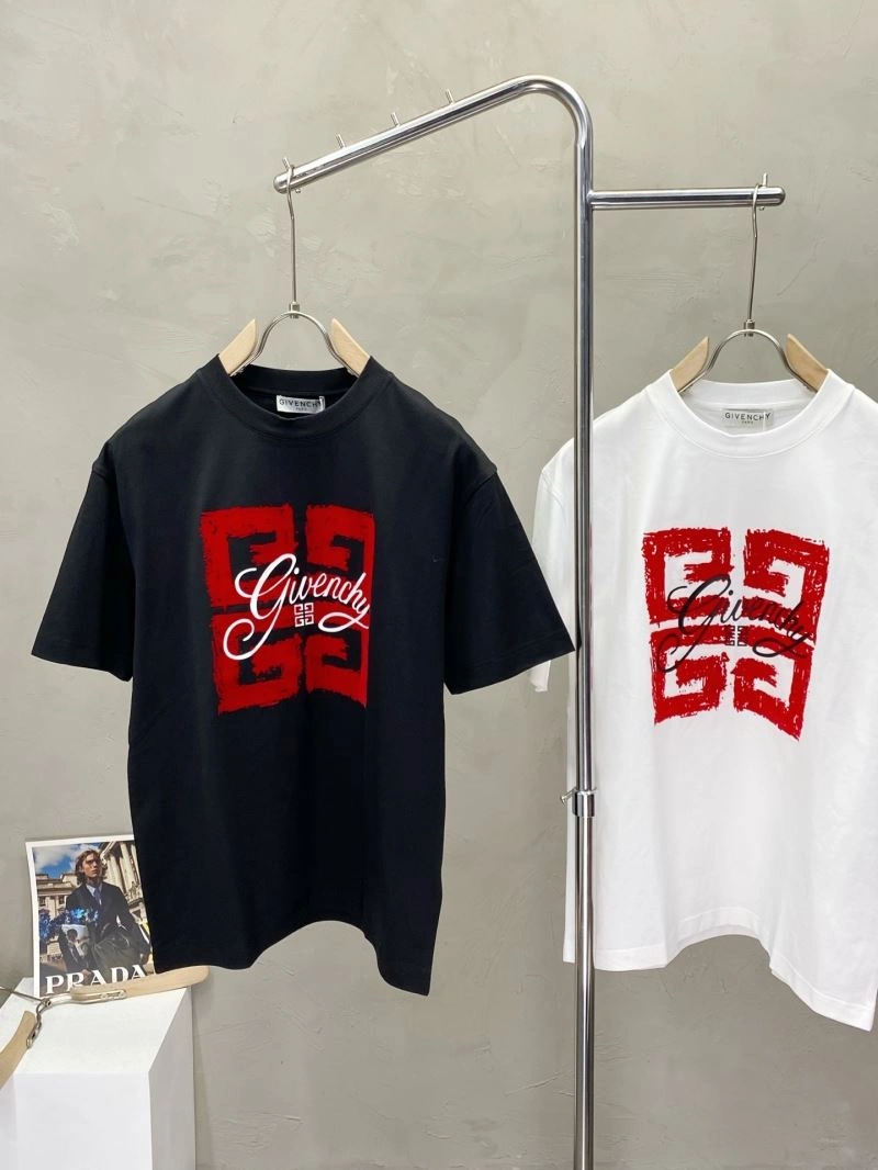 Lightweight Givenchy T-Shirts 123810