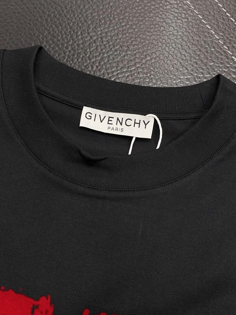 Lightweight Givenchy T-Shirts 123810