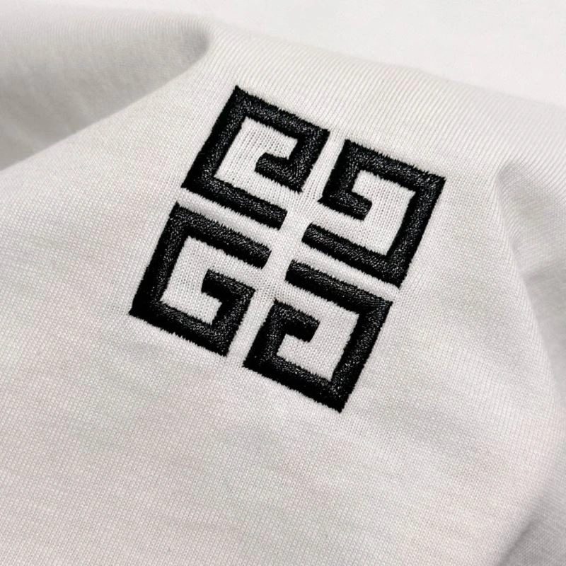 Givenchy T-Shirts FashionForward 123804