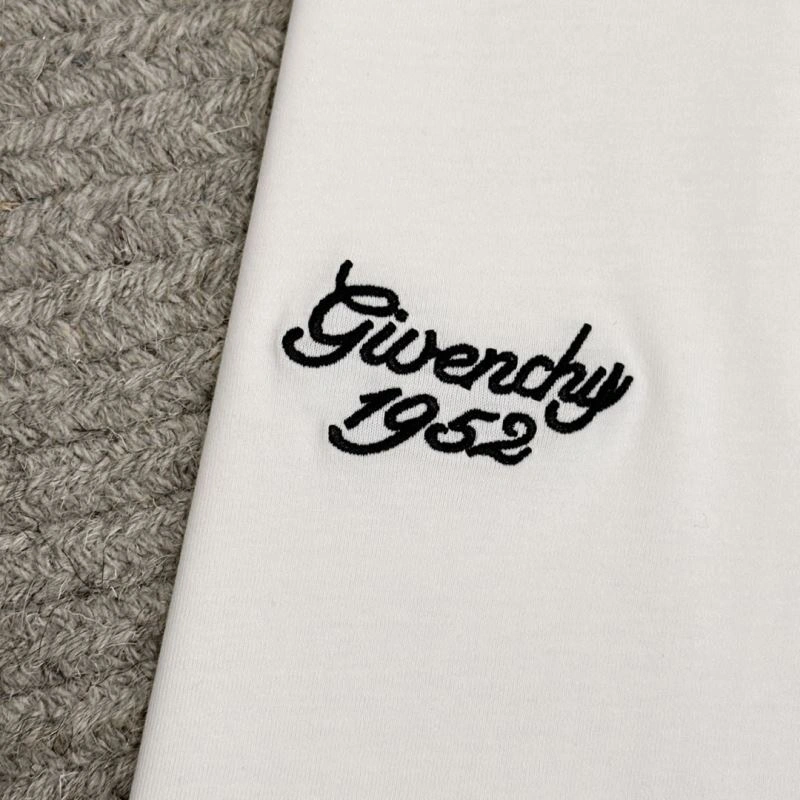 Givenchy T-Shirts FashionForward 123804