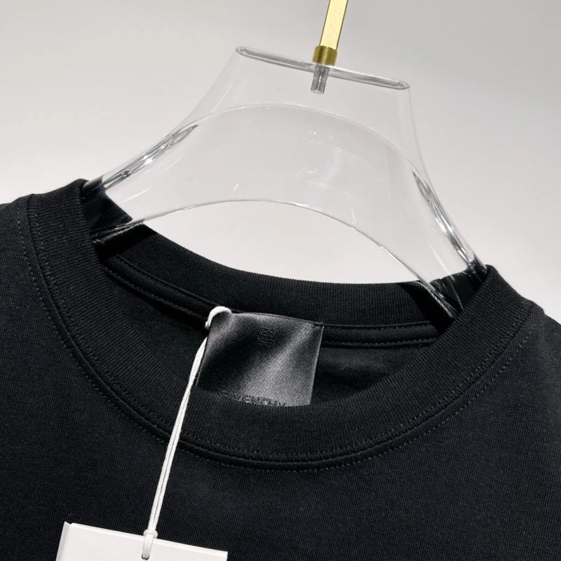 Supportive Givenchy T-Shirts 123809