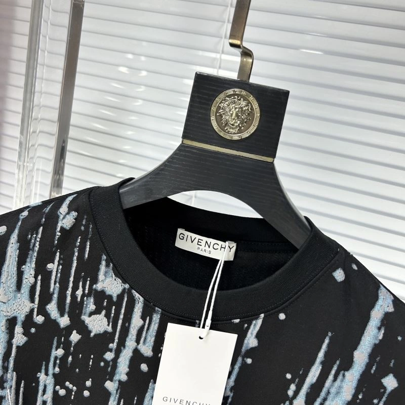 Durable Givenchy T-Shirts 123781