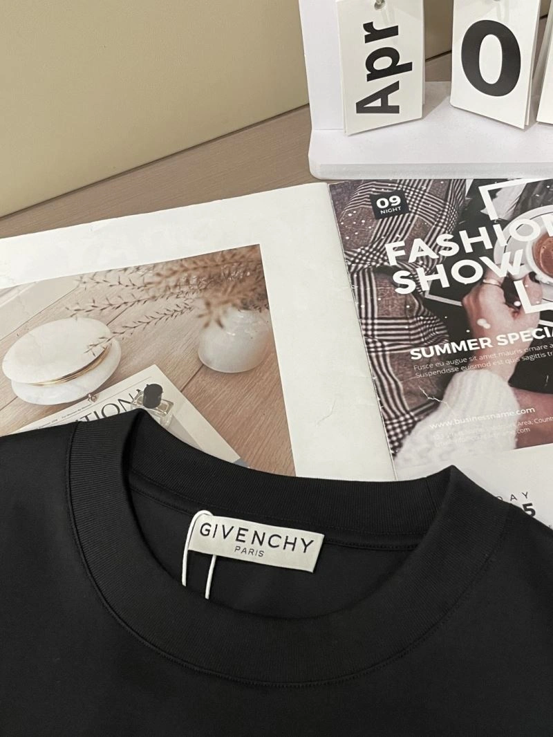 Givenchy T-Shirts Resilient 123774