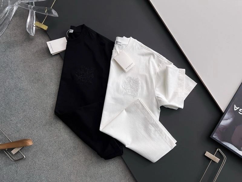 Givenchy T-Shirts Supportive 123757