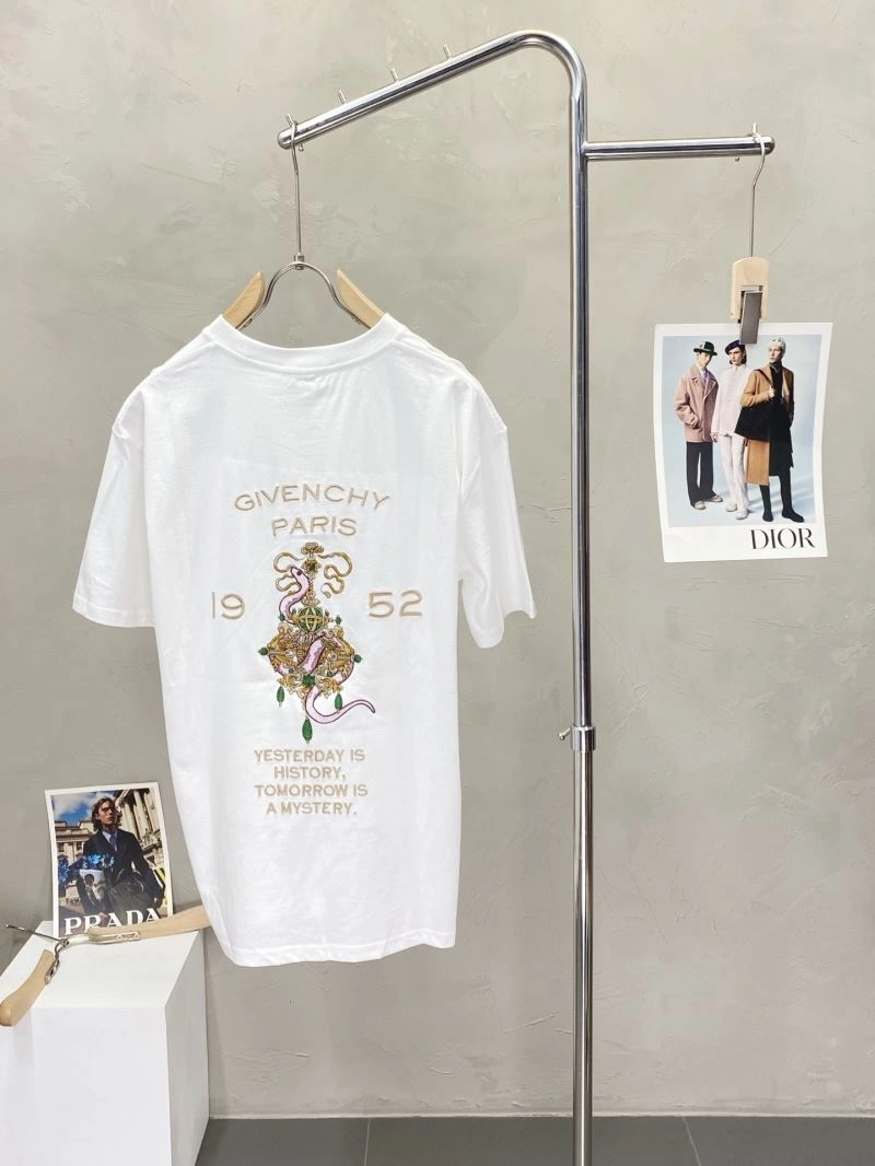 Contemporary Givenchy T-Shirts 123756