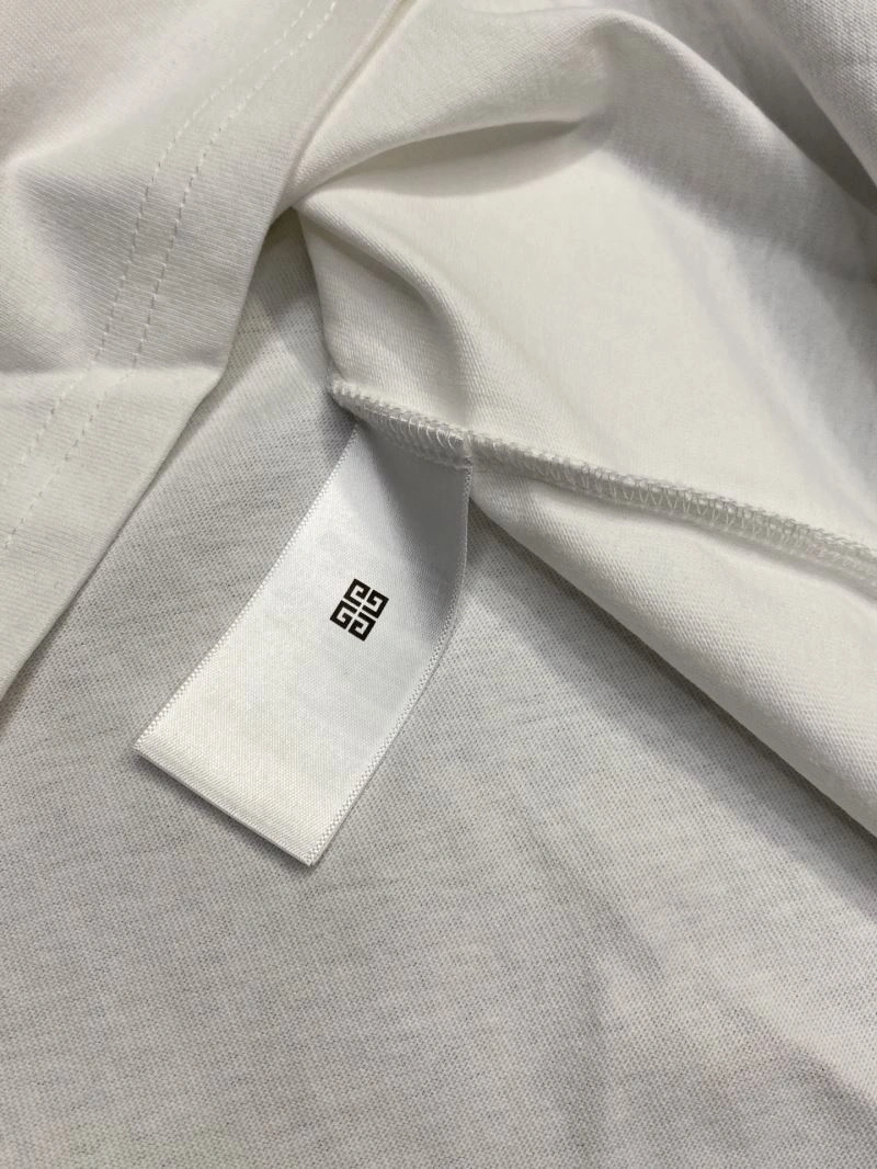 Contemporary Givenchy T-Shirts 123756