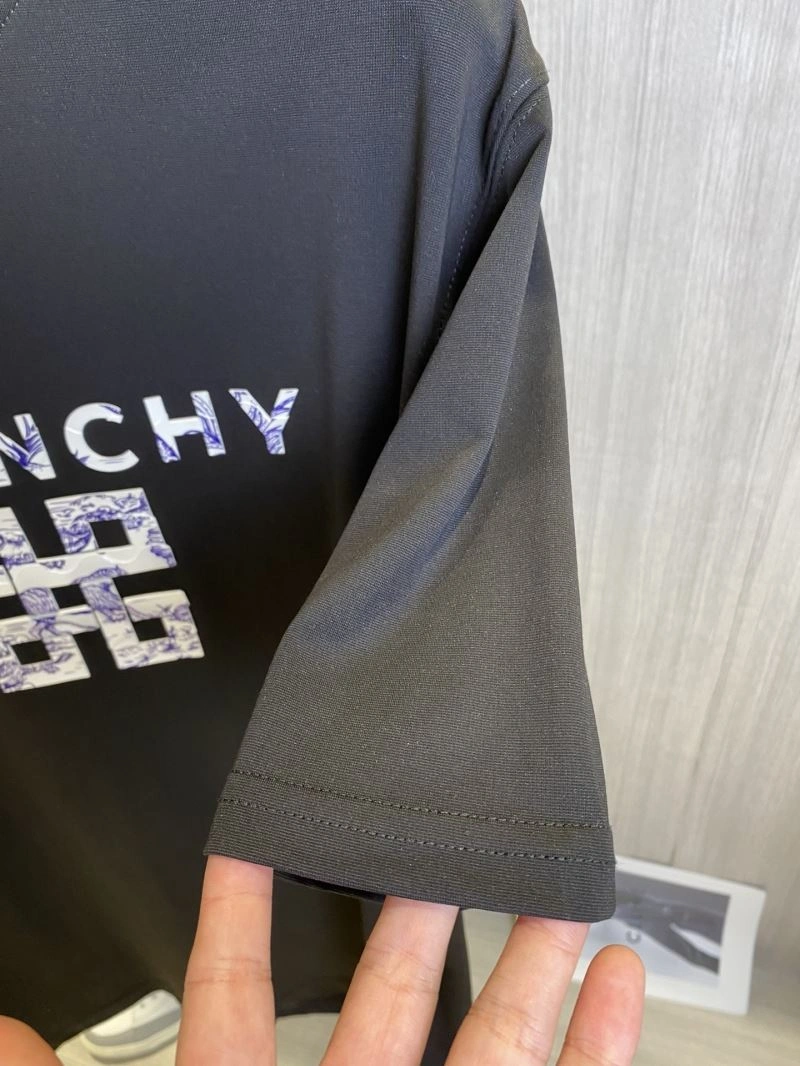 Givenchy T-Shirts ModernLook 123754