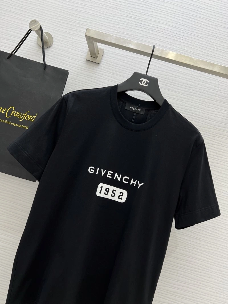 Sustainable Givenchy T-Shirts 123523