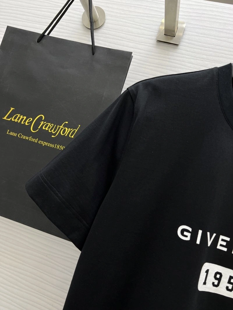 Sustainable Givenchy T-Shirts 123523
