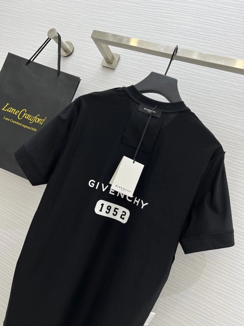 Sustainable Givenchy T-Shirts 123523
