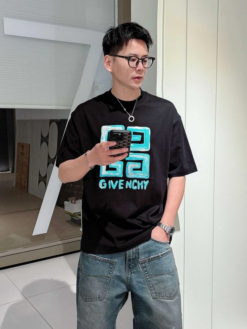 Givenchy T-Shirts Seasonal 123722