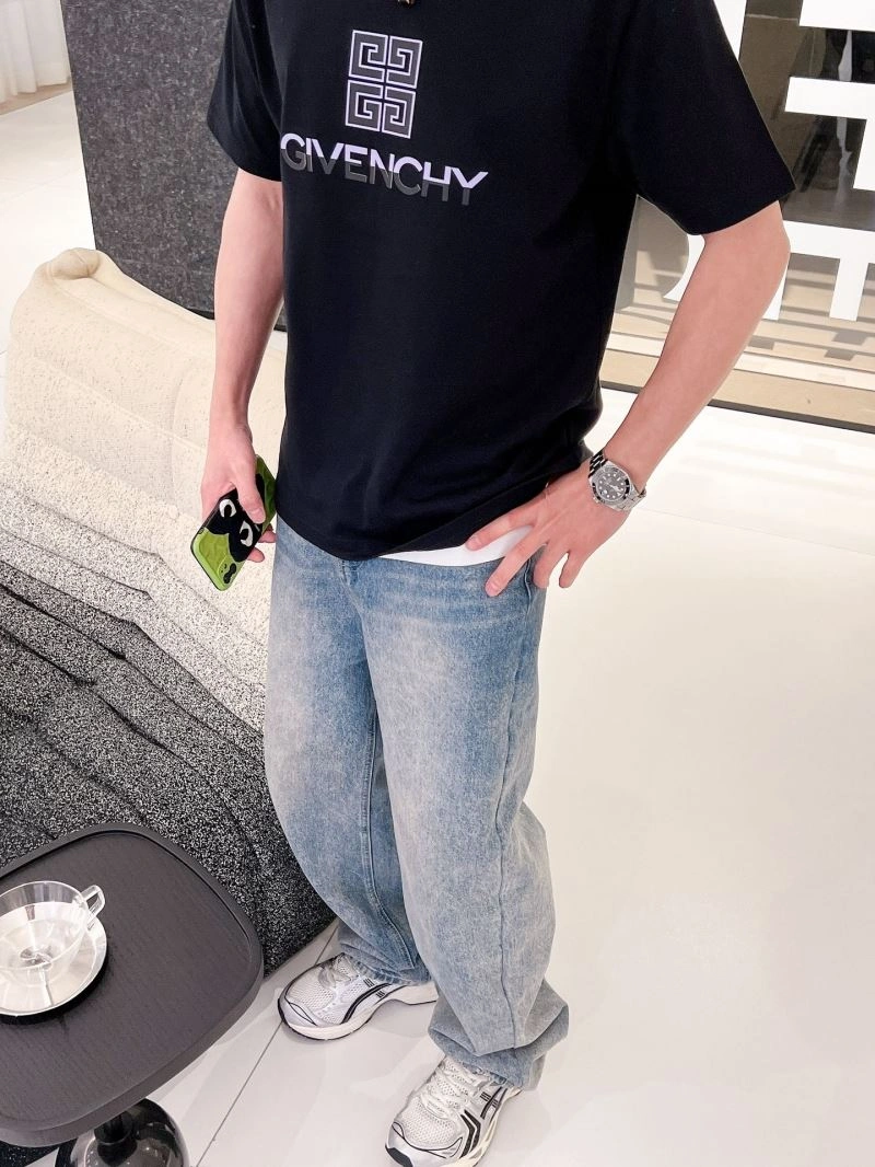 Resilient Givenchy T-Shirts 123714