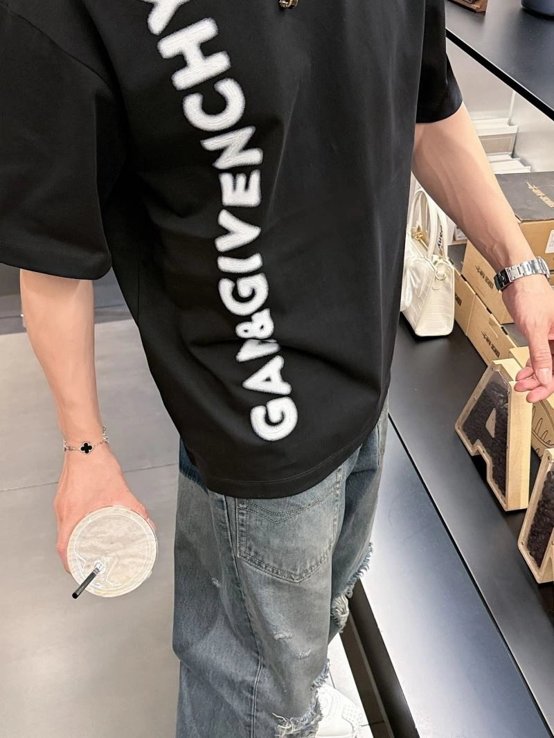 Givenchy T-Shirts Versatile 123705