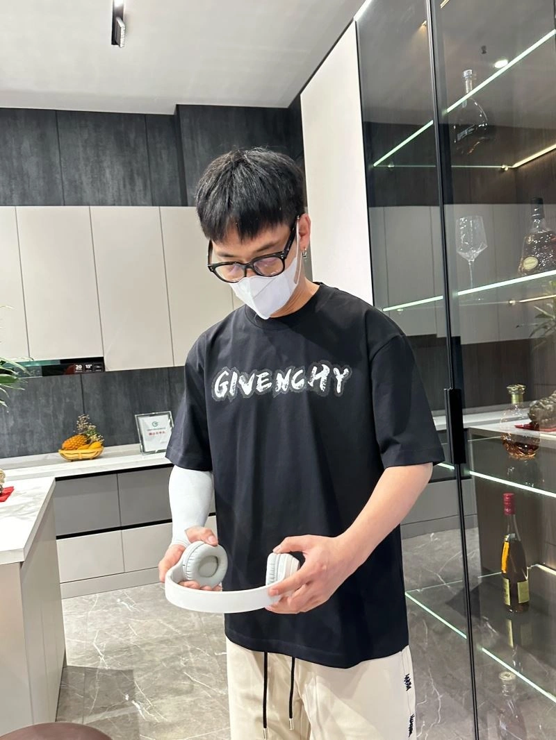 Givenchy T-Shirts AllSeason 123698