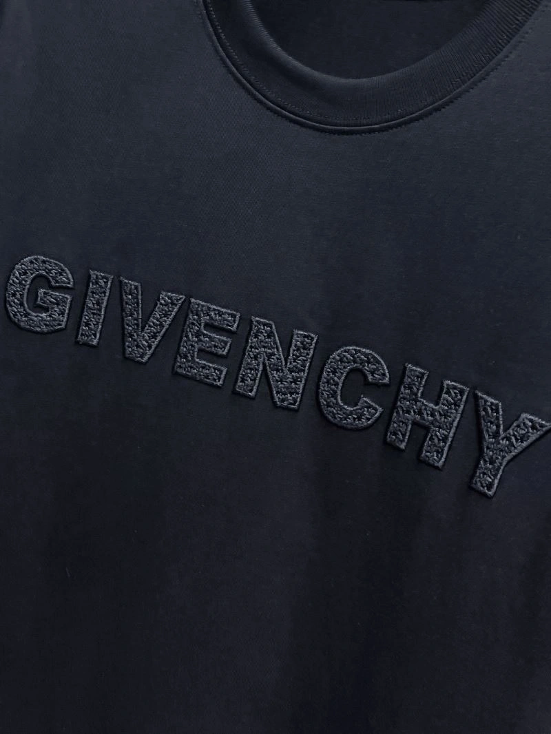 WellDesigned Givenchy T-Shirts 123695