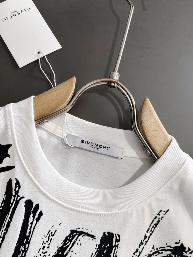 Durable Givenchy T-Shirts 123689