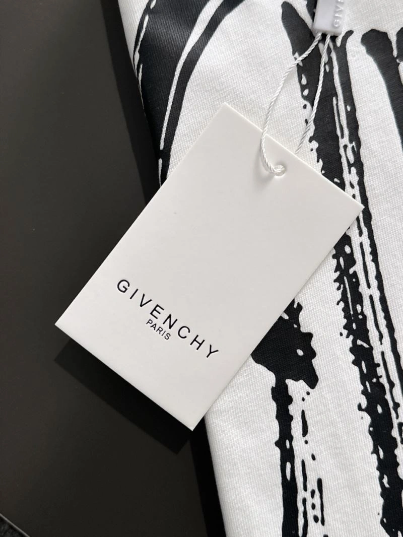 Durable Givenchy T-Shirts 123689