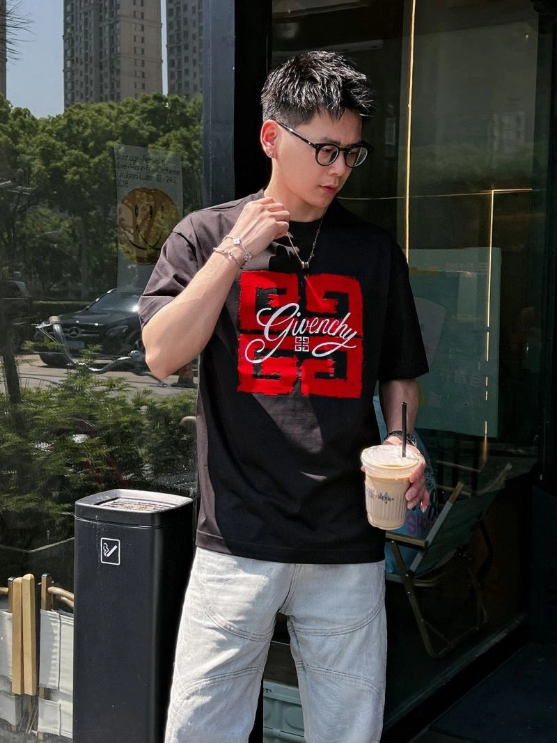 Givenchy T-Shirts UrbanChic 123679