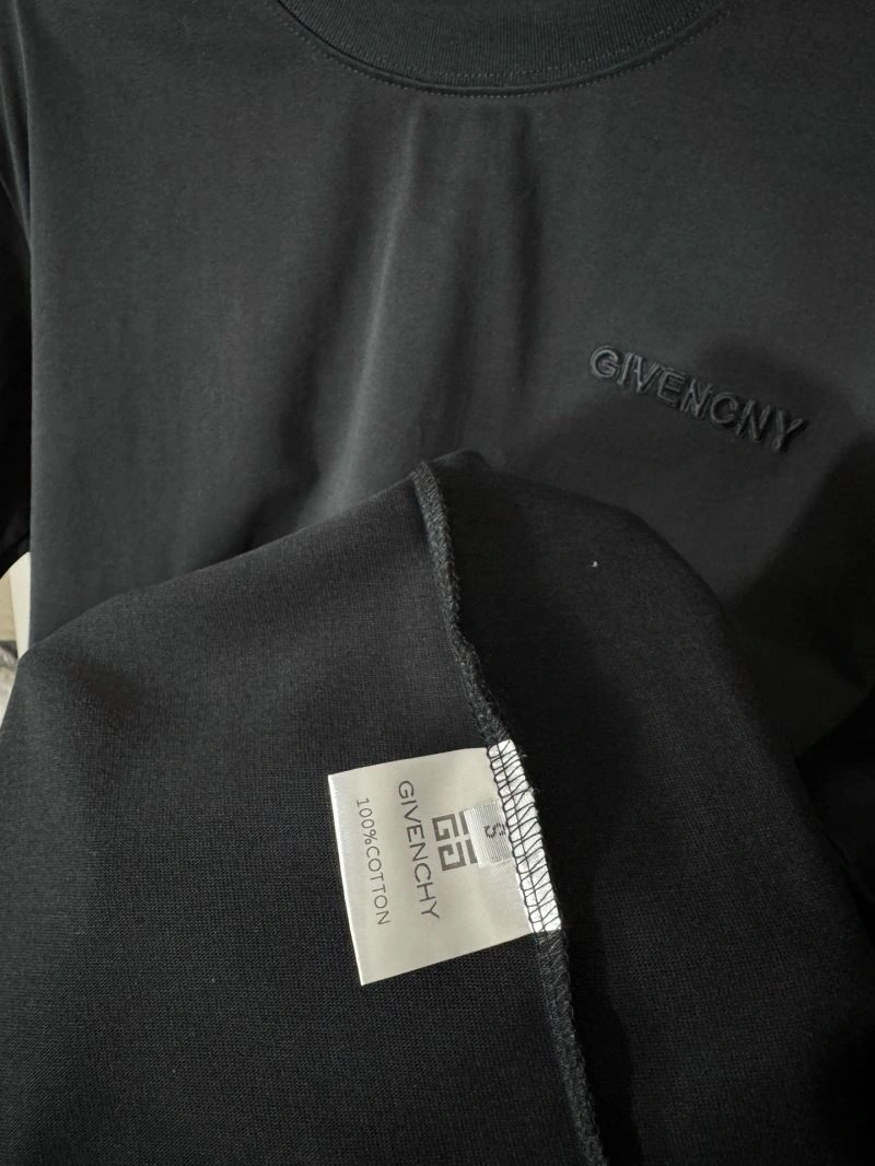 Givenchy T-Shirts Refined 123661