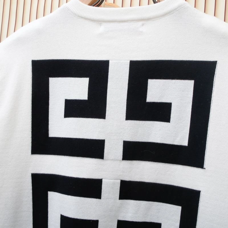 ModernLook Givenchy T-Shirts 123665