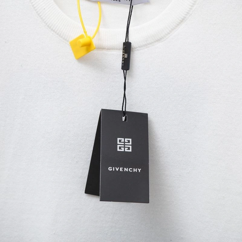 ModernLook Givenchy T-Shirts 123665