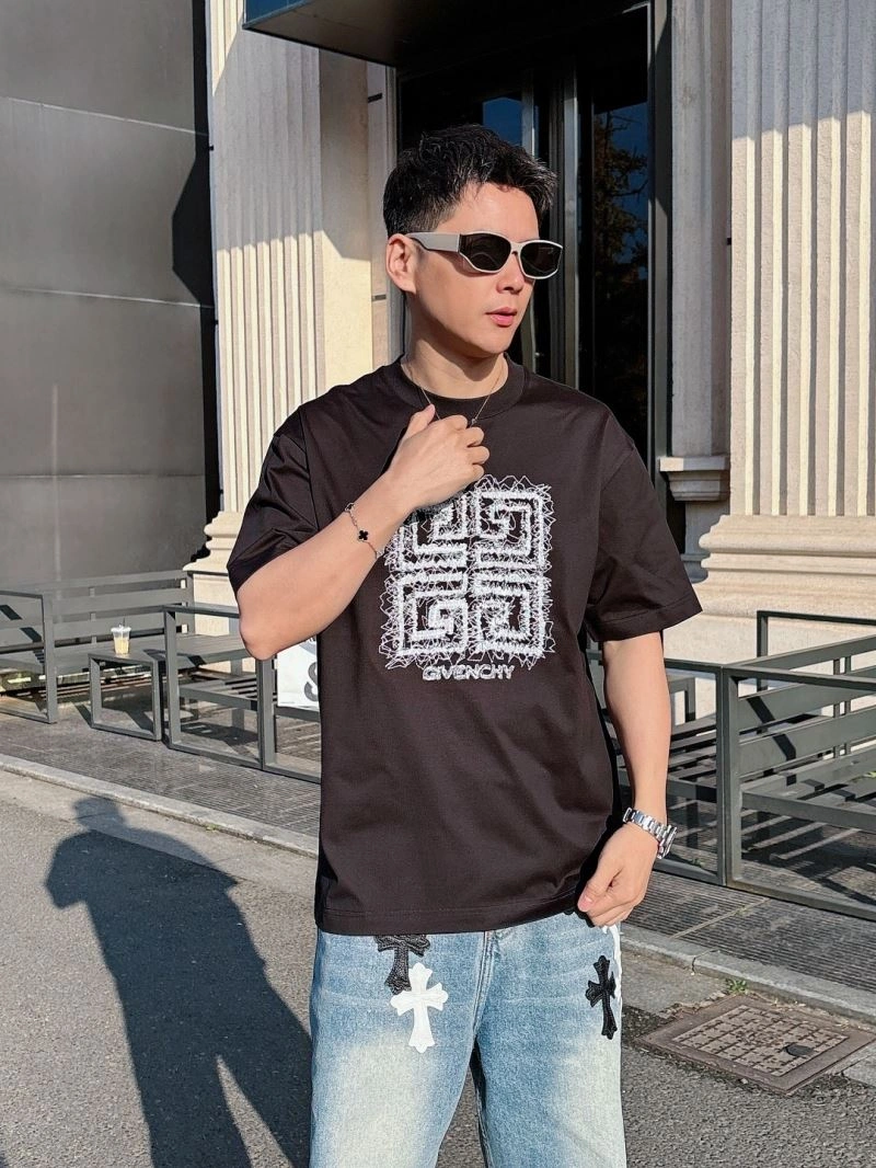 Flexible Givenchy T-Shirts 123628