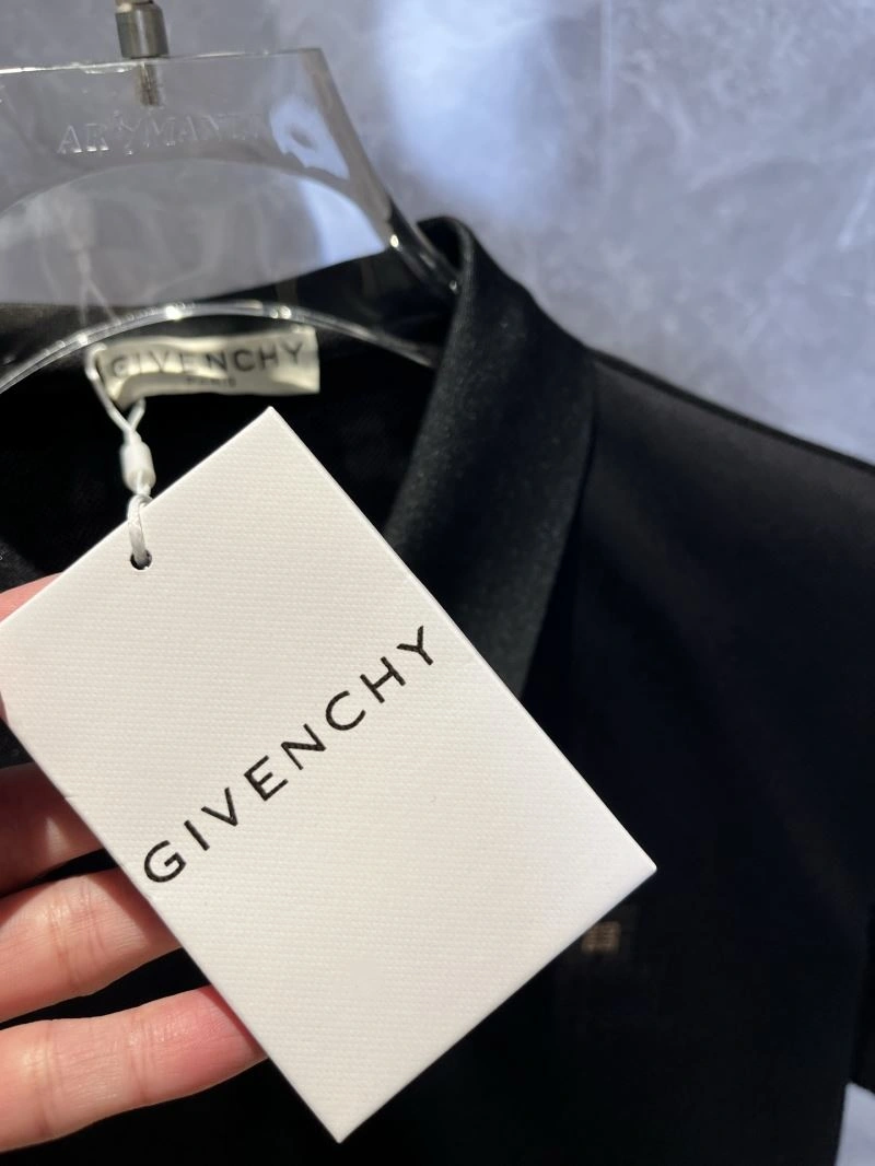 ModernLook Givenchy T-Shirts 123607