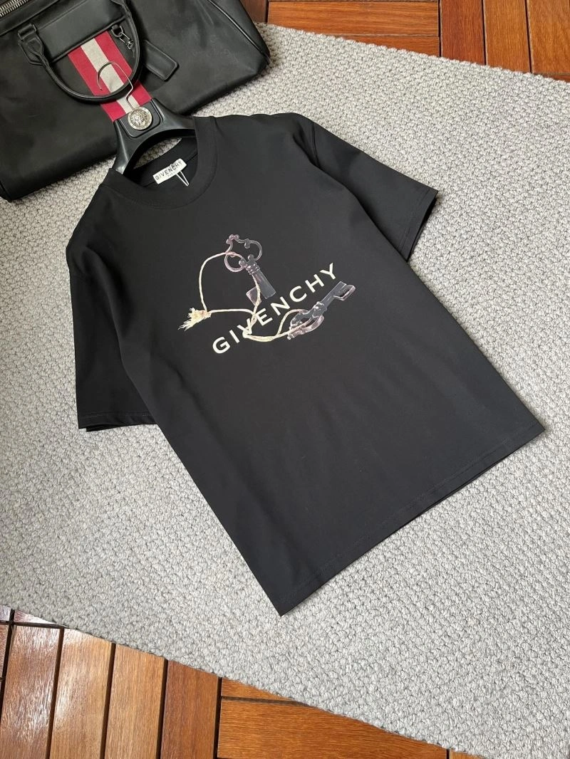 Givenchy T-Shirts OnTrend 123622