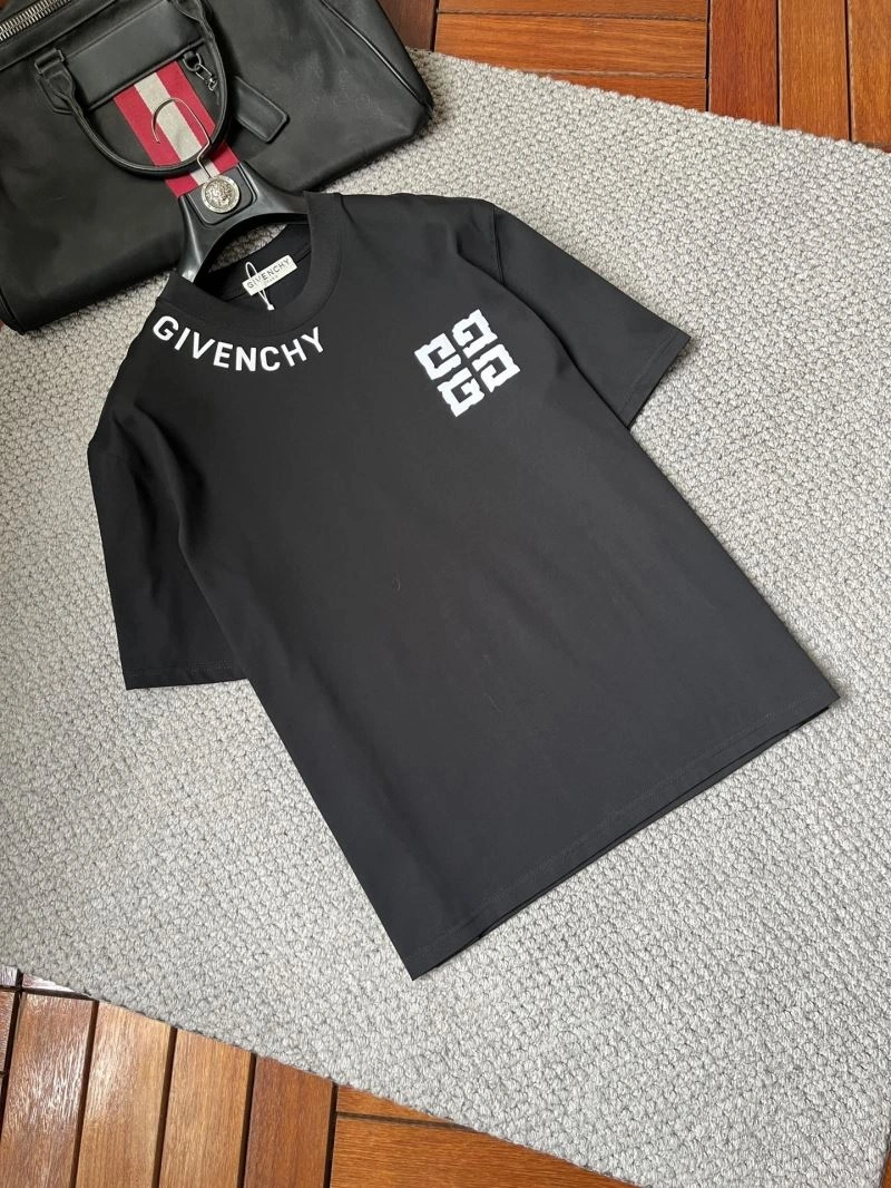 Vibrant Givenchy T-Shirts 123620