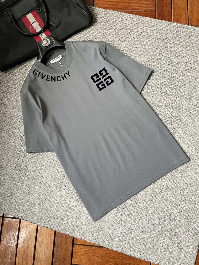 Vibrant Givenchy T-Shirts 123620