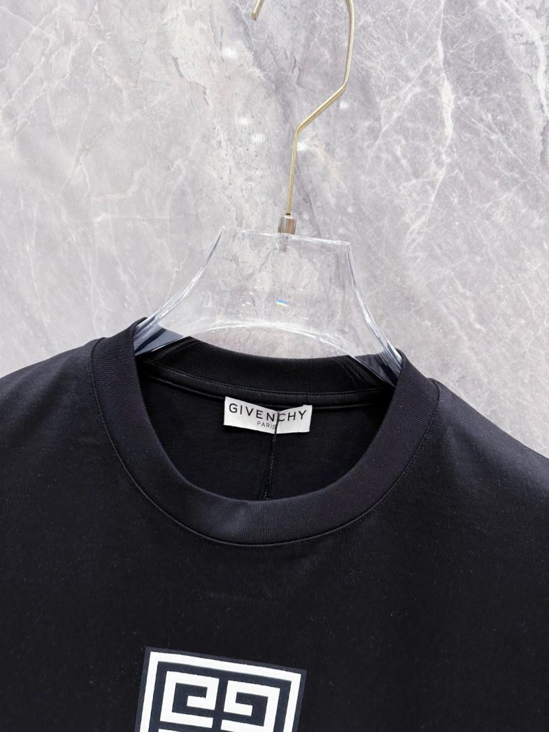 Givenchy T-Shirts Versatile 123610