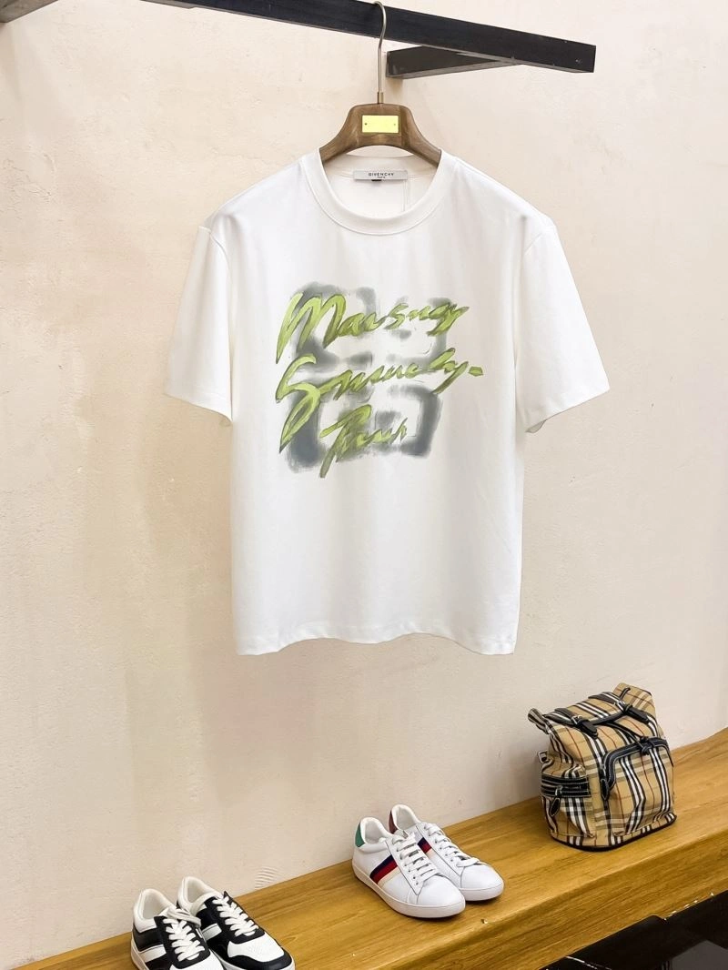 Seasonal Givenchy T-Shirts 123612
