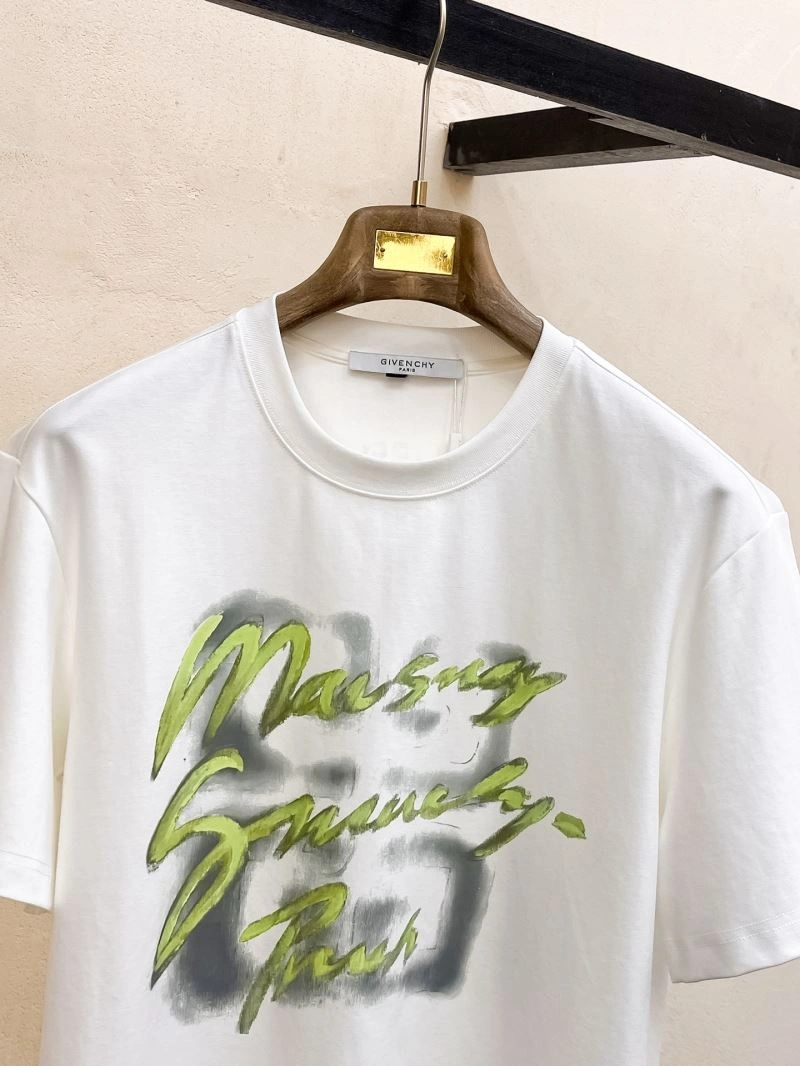 Seasonal Givenchy T-Shirts 123612