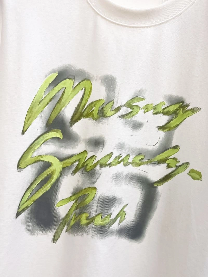 Seasonal Givenchy T-Shirts 123612