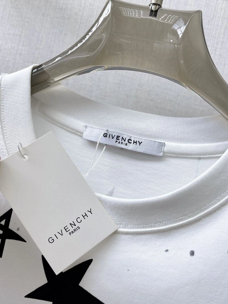 Sustainable Givenchy T-Shirts 123599