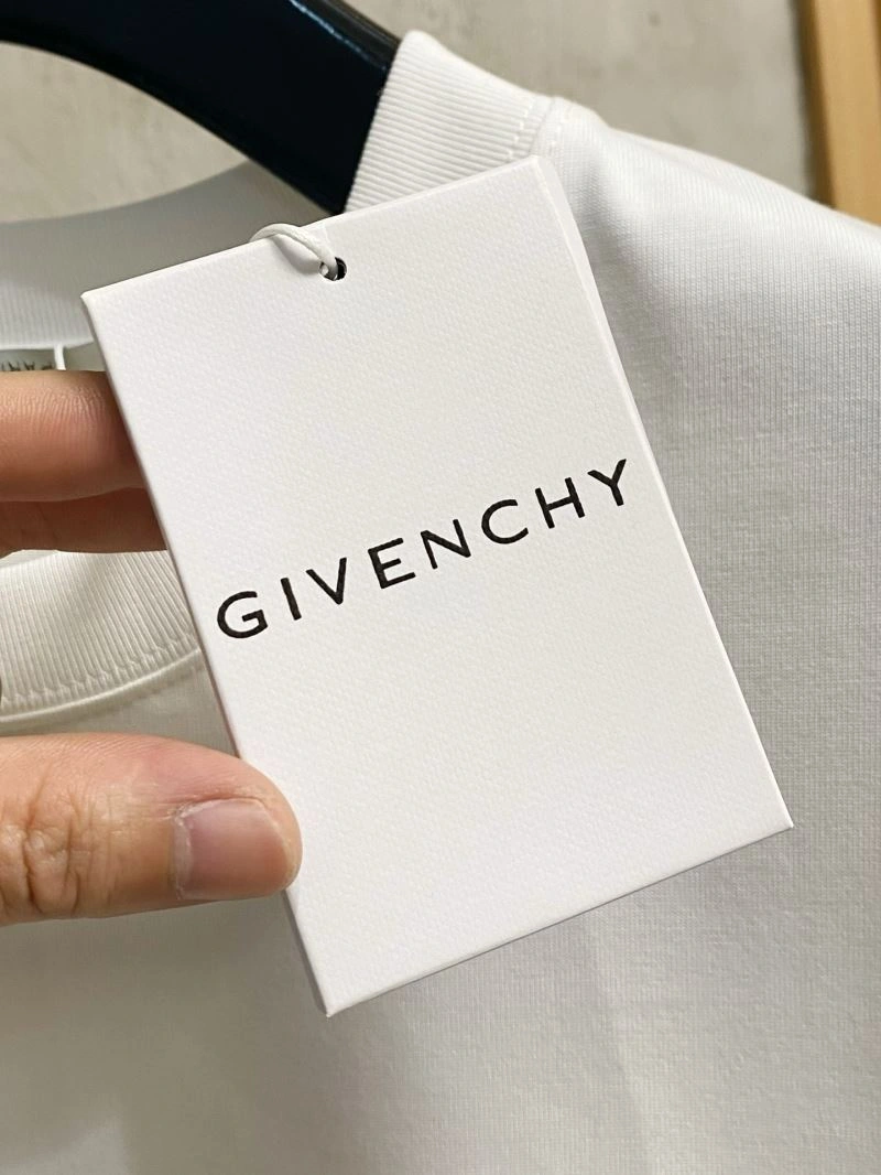 Compact Givenchy T-Shirts 123598