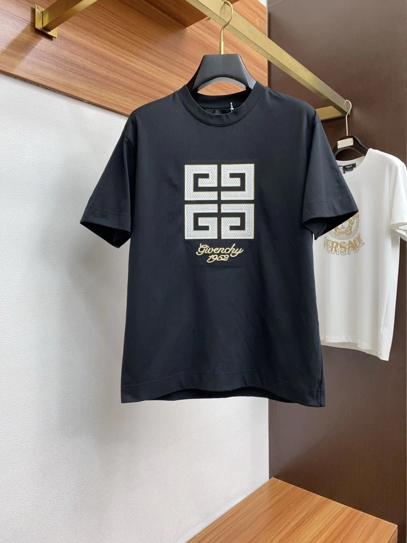 Effortless Givenchy T-Shirts 123600