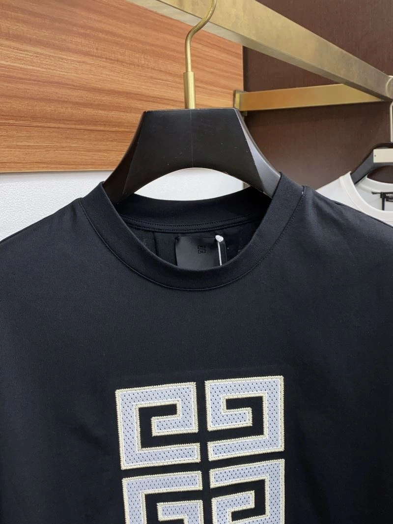 Effortless Givenchy T-Shirts 123600