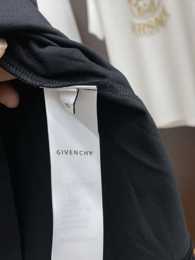 Effortless Givenchy T-Shirts 123600