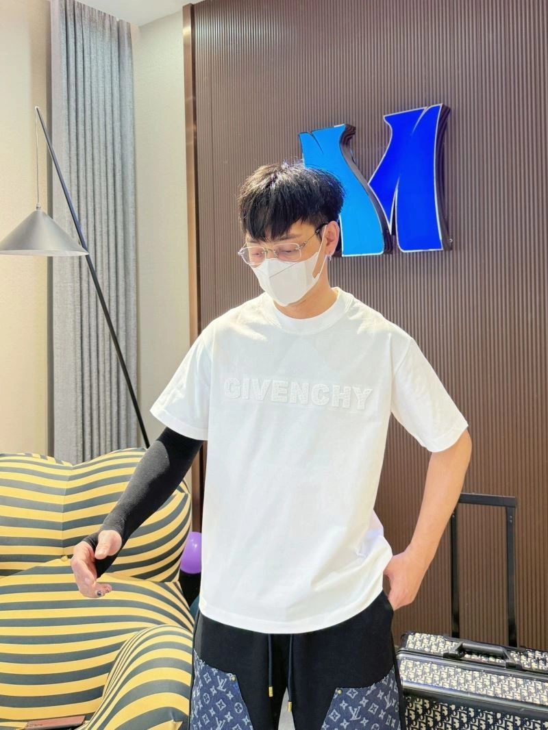 Givenchy T-Shirts Youthful 123581