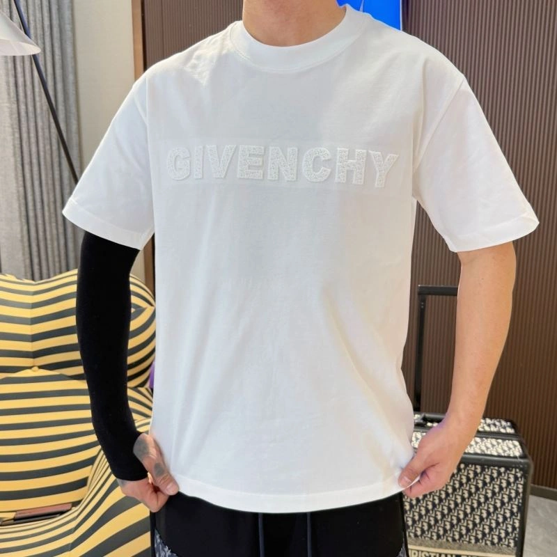 Givenchy T-Shirts Youthful 123581