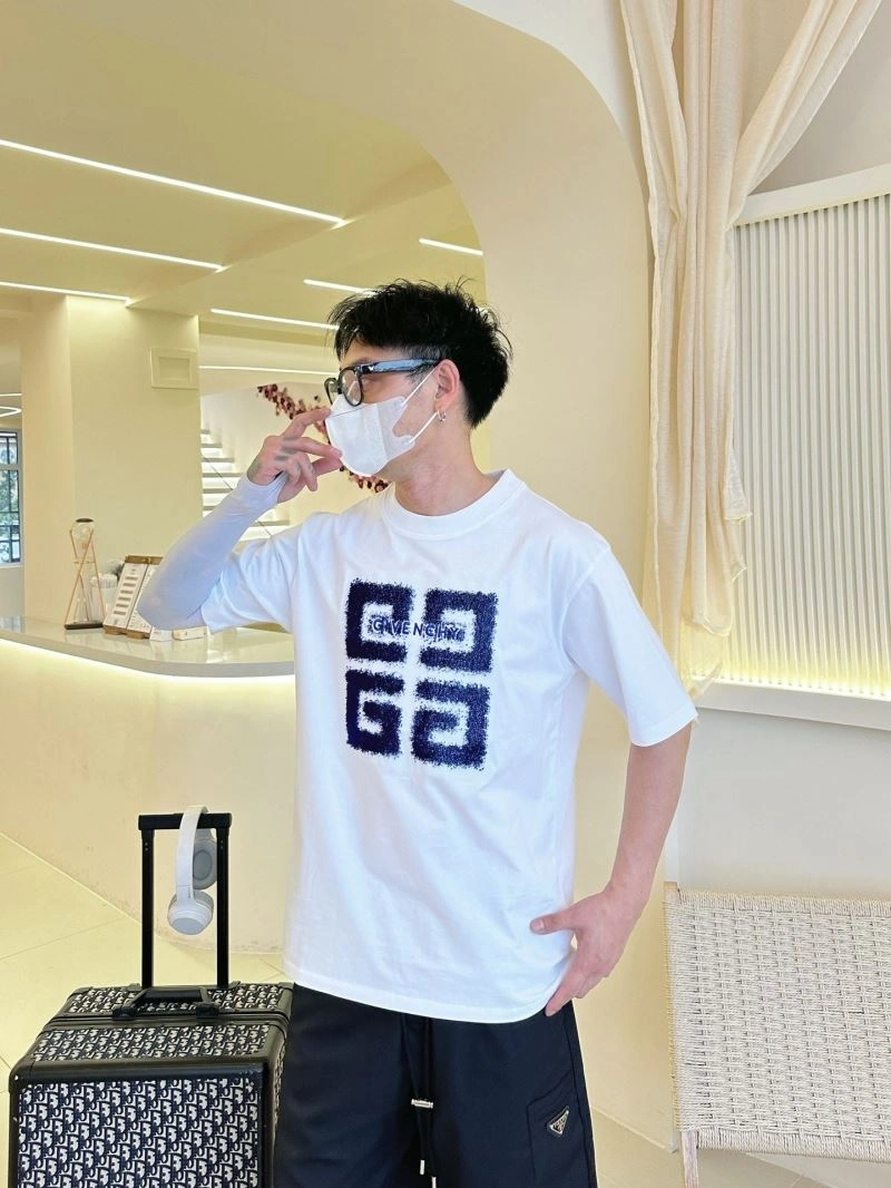 Givenchy T-Shirts Seasonal 123563