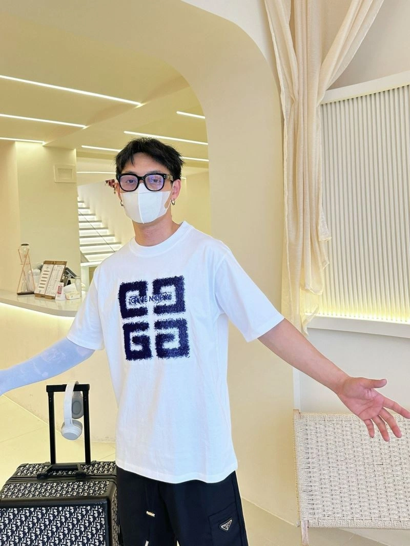 Givenchy T-Shirts Seasonal 123563